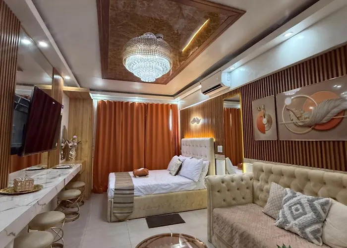 Aparthotel Bluerose Staycation 4*