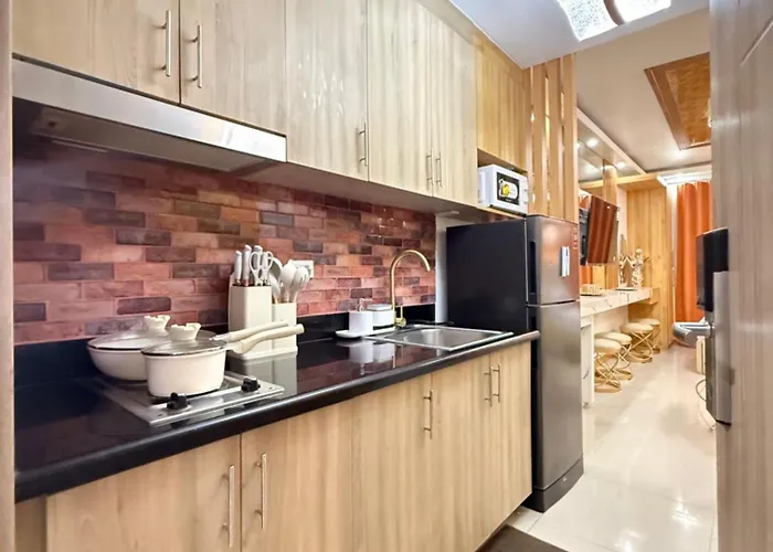 Bluerose Staycation Aparthotel 4*